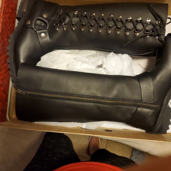 Womens Milwaukee black boots - Picture 2 of 3